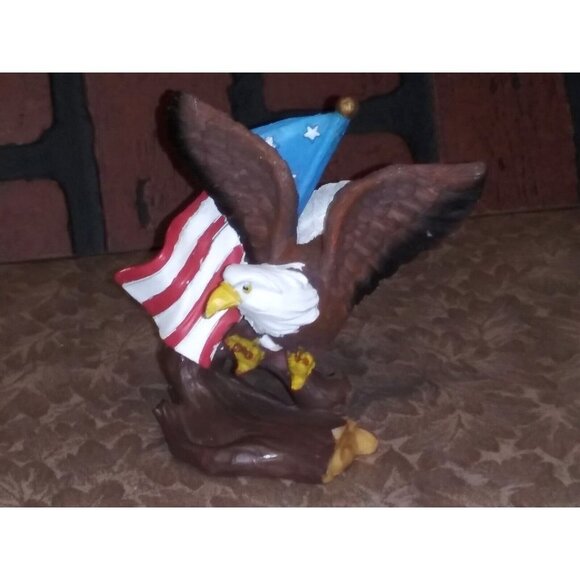 Bald Eagle w/American Flag Statue Figurine 4" x 4" resin JULY 4TH PATRIOTIC - Picture 7 of 8